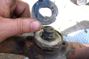 Pinion retainer removed